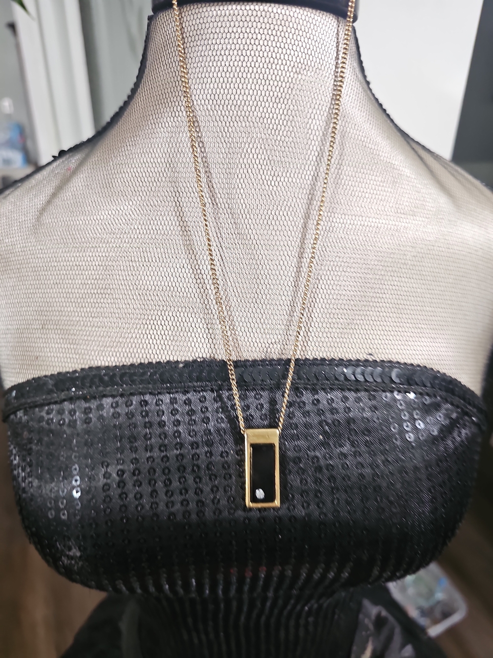 Avon Gold Tone Necklace with Black Pendant & Glass stone. 18 inches